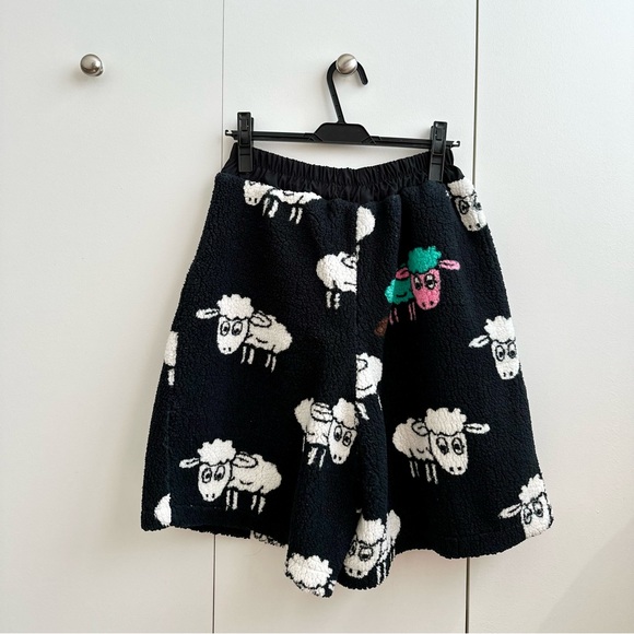 Natasha Zinko Duo Sheep Print Fleece Shorts NWT - Picture 10 of 13